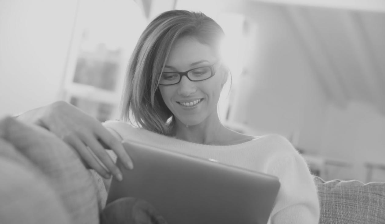 Professioneller technischer Support Arbeitsplatz mit moderner Ausstattung